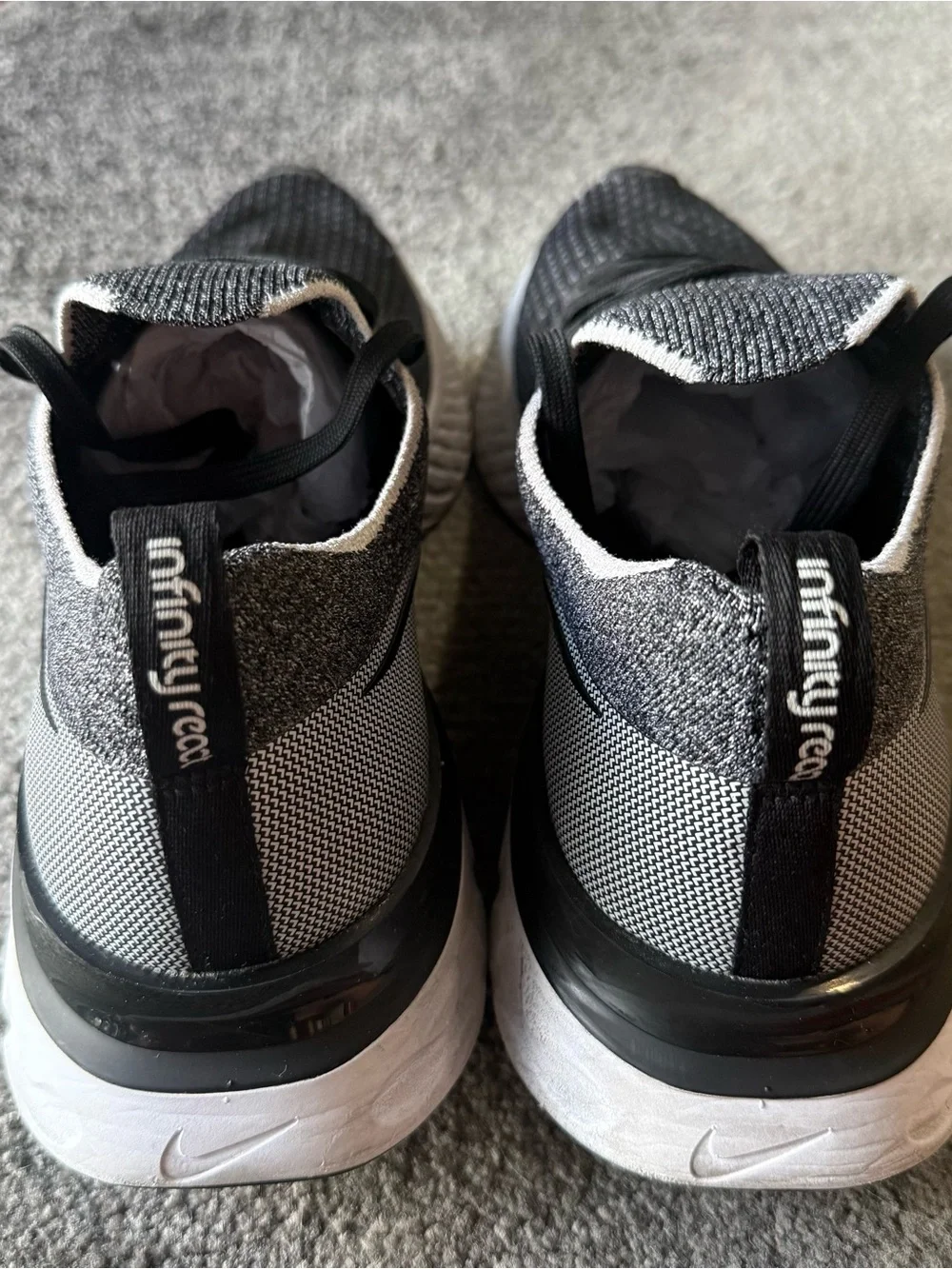 Nike Men's Black and White Knit Running Shoes
